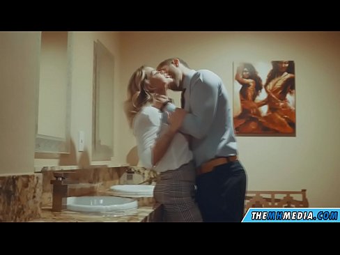 ❤️ Калі грудастая бландынка спакушае цябе ў грамадскім туалете Якаснае порна у нас be.eviewporn.ru